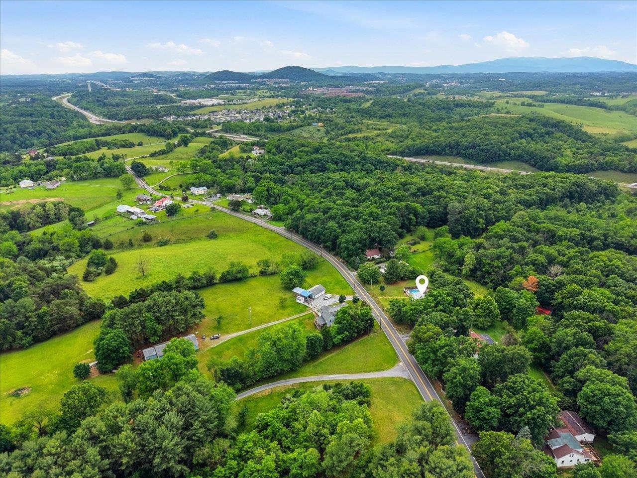 1296 NEW HOPE RD, STAUNTON, Virginia 24401, 2 Bedrooms Bedrooms, ,2 BathroomsBathrooms,Residential,1296 NEW HOPE RD,677703 MLS # 677703 1296 NEW HOPE RD, STAUNTON, Virginia 24401, 2 Bedrooms Bedrooms, ,2 BathroomsBathrooms,Residential,1296 NEW HOPE RD,677703 MLS # 677703