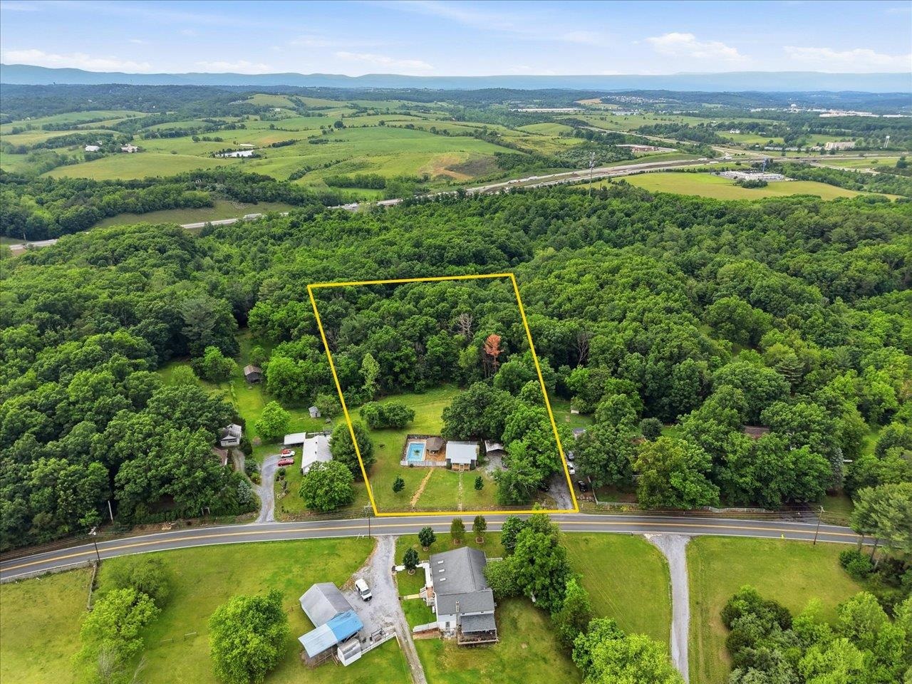 1296 NEW HOPE RD, STAUNTON, Virginia 24401, 2 Bedrooms Bedrooms, ,2 BathroomsBathrooms,Residential,1296 NEW HOPE RD,677703 MLS # 677703 1296 NEW HOPE RD, STAUNTON, Virginia 24401, 2 Bedrooms Bedrooms, ,2 BathroomsBathrooms,Residential,1296 NEW HOPE RD,677703 MLS # 677703