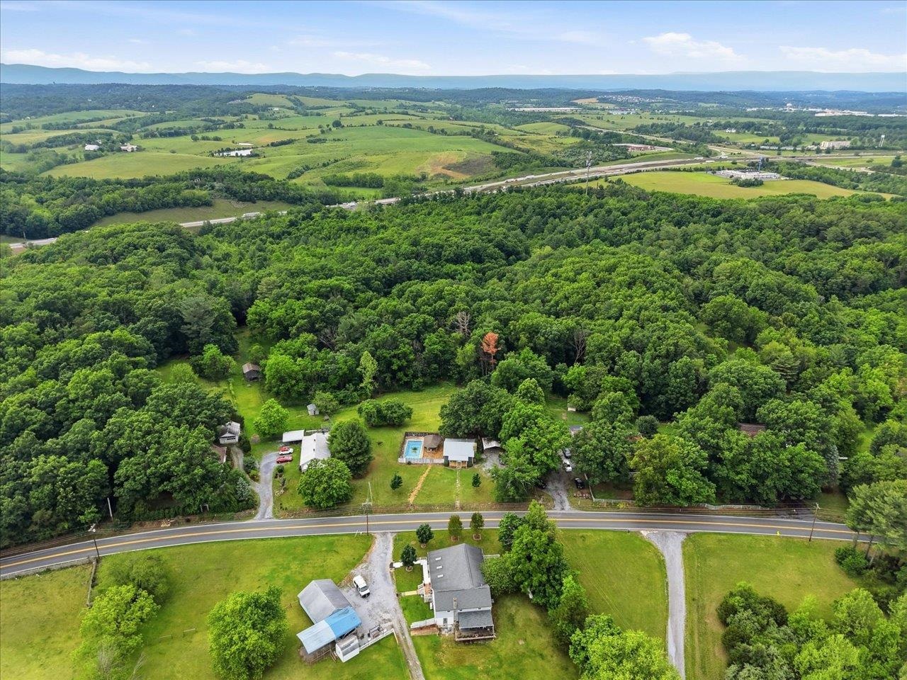 1296 NEW HOPE RD, STAUNTON, Virginia 24401, 2 Bedrooms Bedrooms, ,2 BathroomsBathrooms,Residential,1296 NEW HOPE RD,677703 MLS # 677703 1296 NEW HOPE RD, STAUNTON, Virginia 24401, 2 Bedrooms Bedrooms, ,2 BathroomsBathrooms,Residential,1296 NEW HOPE RD,677703 MLS # 677703