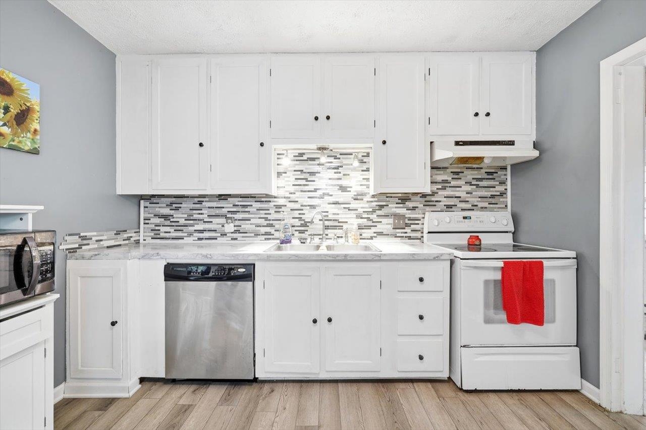 1296 NEW HOPE RD, STAUNTON, Virginia 24401, 2 Bedrooms Bedrooms, ,2 BathroomsBathrooms,Residential,1296 NEW HOPE RD,677703 MLS # 677703 1296 NEW HOPE RD, STAUNTON, Virginia 24401, 2 Bedrooms Bedrooms, ,2 BathroomsBathrooms,Residential,1296 NEW HOPE RD,677703 MLS # 677703
