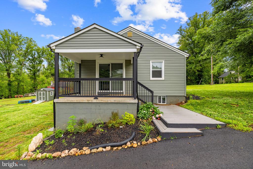 15 MOUNTAIN VIEW RD, FLINT HILL, Virginia 22637, 2 Bedrooms Bedrooms, ,2 BathroomsBathrooms,Residential,15 MOUNTAIN VIEW RD,VARP2002588 MLS # VARP2002588 15 MOUNTAIN VIEW RD, FLINT HILL, Virginia 22637, 2 Bedrooms Bedrooms, ,2 BathroomsBathrooms,Residential,15 MOUNTAIN VIEW RD,VARP2002588 MLS # VARP2002588