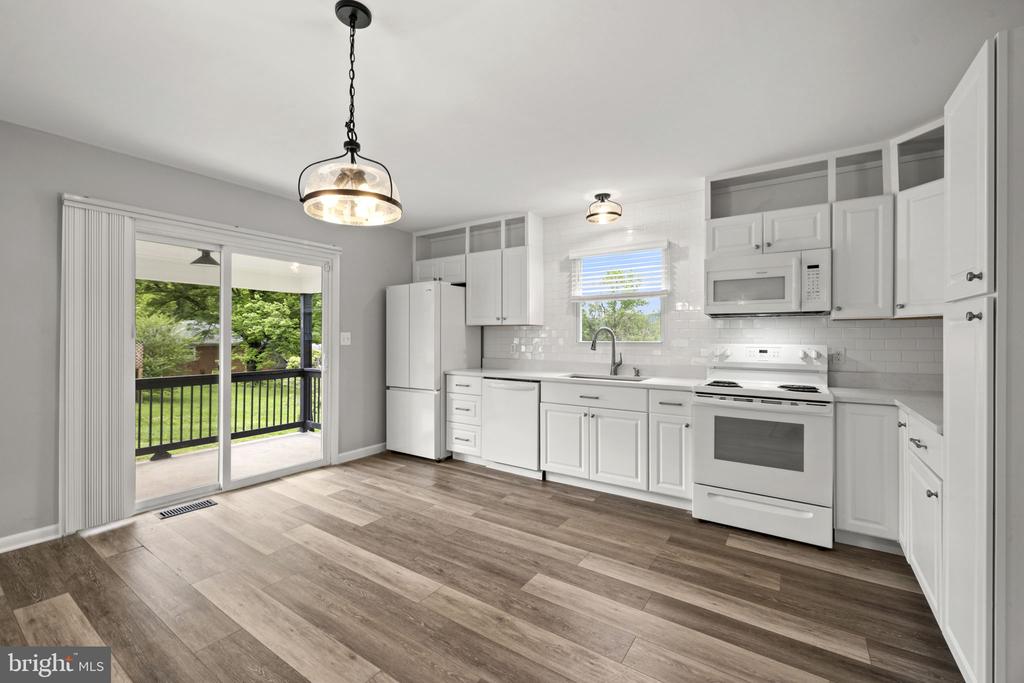15 MOUNTAIN VIEW RD, FLINT HILL, Virginia 22637, 2 Bedrooms Bedrooms, ,2 BathroomsBathrooms,Residential,15 MOUNTAIN VIEW RD,VARP2002588 MLS # VARP2002588 15 MOUNTAIN VIEW RD, FLINT HILL, Virginia 22637, 2 Bedrooms Bedrooms, ,2 BathroomsBathrooms,Residential,15 MOUNTAIN VIEW RD,VARP2002588 MLS # VARP2002588