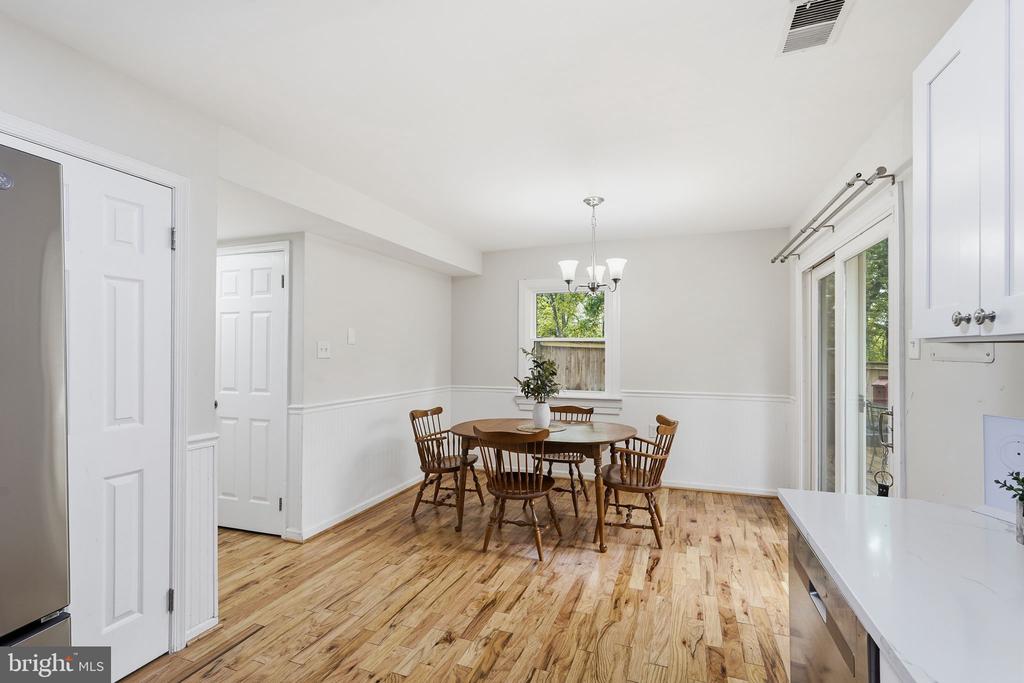 4517 APPLEDALE CT, MARSHALL, Virginia 20115, 3 Bedrooms Bedrooms, ,1 BathroomBathrooms,Residential,4517 APPLEDALE CT,VAFQ2022106 MLS # VAFQ2022106 4517 APPLEDALE CT, MARSHALL, Virginia 20115, 3 Bedrooms Bedrooms, ,1 BathroomBathrooms,Residential,4517 APPLEDALE CT,VAFQ2022106 MLS # VAFQ2022106