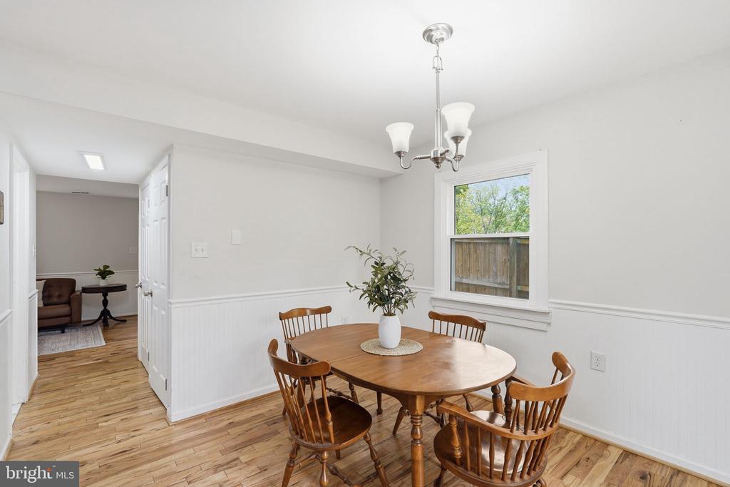 4517 APPLEDALE CT, MARSHALL, Virginia 20115, 3 Bedrooms Bedrooms, ,1 BathroomBathrooms,Residential,4517 APPLEDALE CT,VAFQ2022106 MLS # VAFQ2022106 4517 APPLEDALE CT, MARSHALL, Virginia 20115, 3 Bedrooms Bedrooms, ,1 BathroomBathrooms,Residential,4517 APPLEDALE CT,VAFQ2022106 MLS # VAFQ2022106