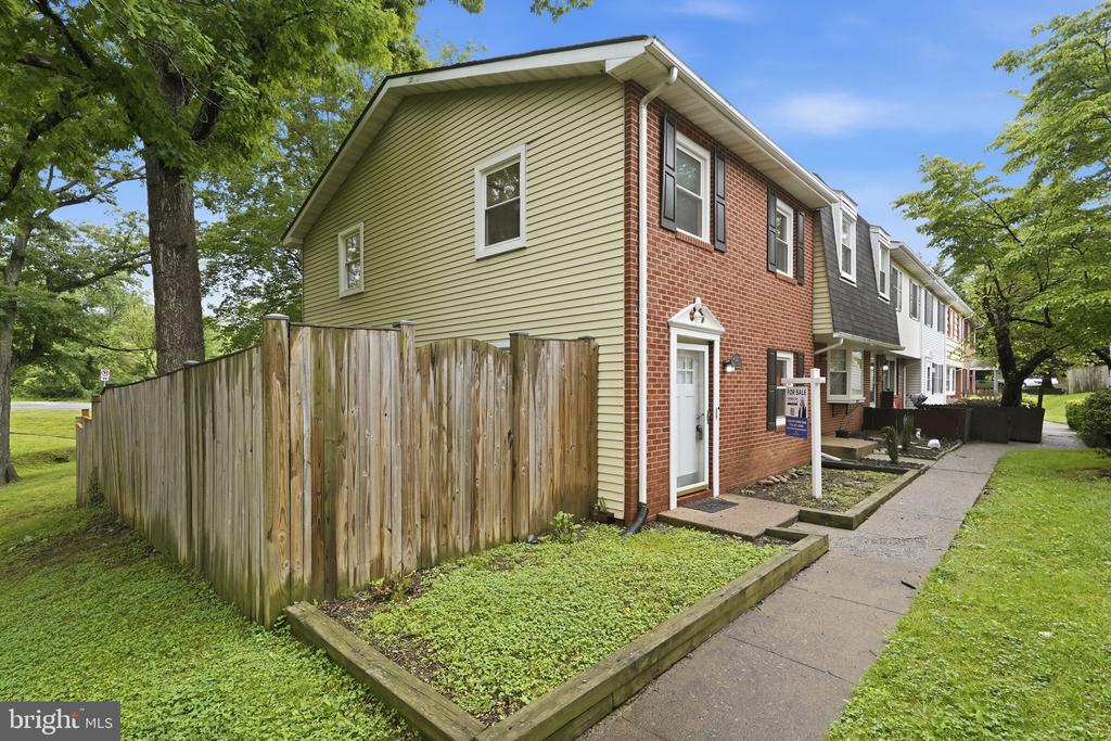 4517 APPLEDALE CT, MARSHALL, Virginia 20115, 3 Bedrooms Bedrooms, ,1 BathroomBathrooms,Residential,4517 APPLEDALE CT,VAFQ2022106 MLS # VAFQ2022106 4517 APPLEDALE CT, MARSHALL, Virginia 20115, 3 Bedrooms Bedrooms, ,1 BathroomBathrooms,Residential,4517 APPLEDALE CT,VAFQ2022106 MLS # VAFQ2022106