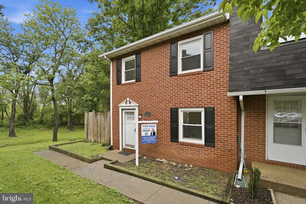 4517 APPLEDALE CT, MARSHALL, Virginia 20115, 3 Bedrooms Bedrooms, ,1 BathroomBathrooms,Residential,4517 APPLEDALE CT,VAFQ2022106 MLS # VAFQ2022106 4517 APPLEDALE CT, MARSHALL, Virginia 20115, 3 Bedrooms Bedrooms, ,1 BathroomBathrooms,Residential,4517 APPLEDALE CT,VAFQ2022106 MLS # VAFQ2022106
