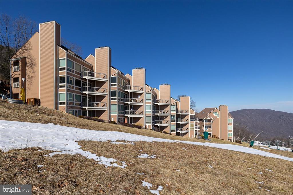 905 DIAMOND HILL, Virginia 22967, 1 Bedroom Bedrooms, ,1 BathroomBathrooms,Residential,Diamond Hill 905,905 DIAMOND HILL,VANL2000666 MLS # VANL2000666 905 DIAMOND HILL, Virginia 22967, 1 Bedroom Bedrooms, ,1 BathroomBathrooms,Residential,Diamond Hill 905,905 DIAMOND HILL,VANL2000666 MLS # VANL2000666