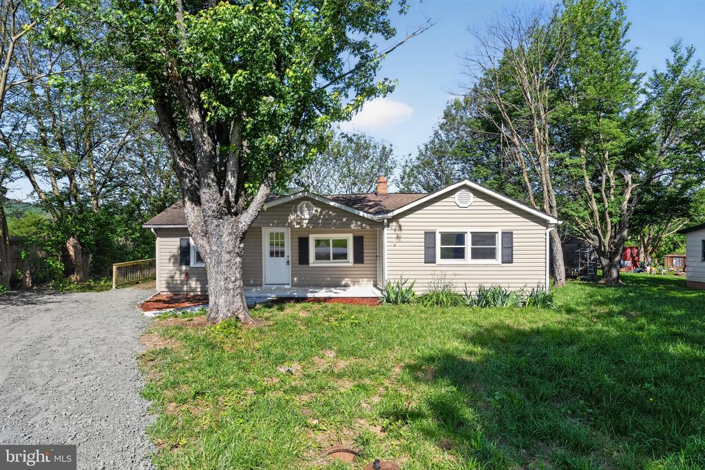 586 ELDON YATES DR, STANLEY, Virginia 22851, 3 Bedrooms Bedrooms, ,1 BathroomBathrooms,Residential,586 ELDON YATES DR,VAPA2006482 MLS # VAPA2006482 586 ELDON YATES DR, STANLEY, Virginia 22851, 3 Bedrooms Bedrooms, ,1 BathroomBathrooms,Residential,586 ELDON YATES DR,VAPA2006482 MLS # VAPA2006482