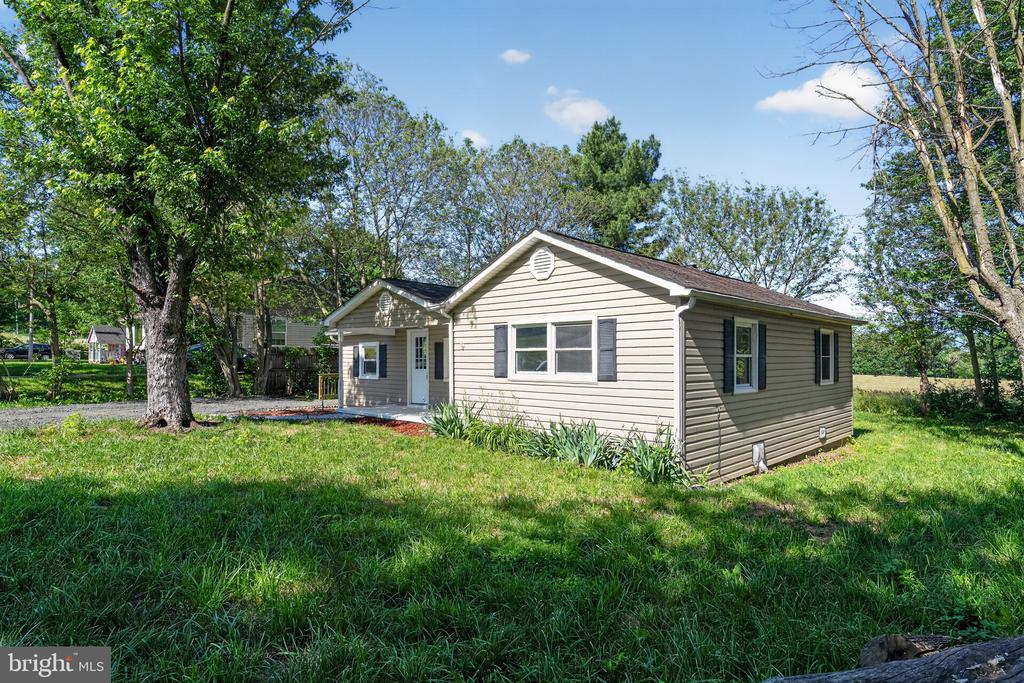 586 ELDON YATES DR, STANLEY, Virginia 22851, 3 Bedrooms Bedrooms, ,1 BathroomBathrooms,Residential,586 ELDON YATES DR,VAPA2006482 MLS # VAPA2006482 586 ELDON YATES DR, STANLEY, Virginia 22851, 3 Bedrooms Bedrooms, ,1 BathroomBathrooms,Residential,586 ELDON YATES DR,VAPA2006482 MLS # VAPA2006482