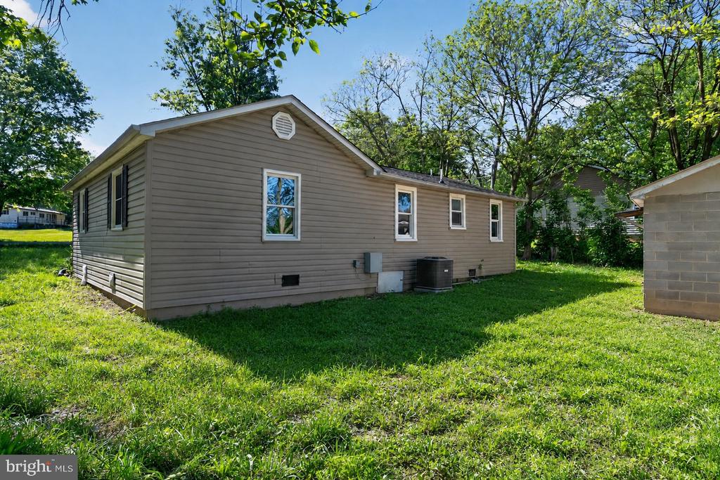 586 ELDON YATES DR, STANLEY, Virginia 22851, 3 Bedrooms Bedrooms, ,1 BathroomBathrooms,Residential,586 ELDON YATES DR,VAPA2006482 MLS # VAPA2006482 586 ELDON YATES DR, STANLEY, Virginia 22851, 3 Bedrooms Bedrooms, ,1 BathroomBathrooms,Residential,586 ELDON YATES DR,VAPA2006482 MLS # VAPA2006482