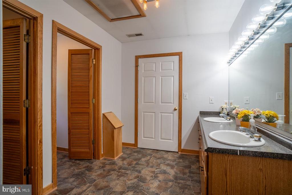 6070 FREDERICKSBURG RD, BARBOURSVILLE, Virginia 22923, 4 Bedrooms Bedrooms, ,3 BathroomsBathrooms,Residential,6070 FREDERICKSBURG RD,VAGR2000872 MLS # VAGR2000872 6070 FREDERICKSBURG RD, BARBOURSVILLE, Virginia 22923, 4 Bedrooms Bedrooms, ,3 BathroomsBathrooms,Residential,6070 FREDERICKSBURG RD,VAGR2000872 MLS # VAGR2000872