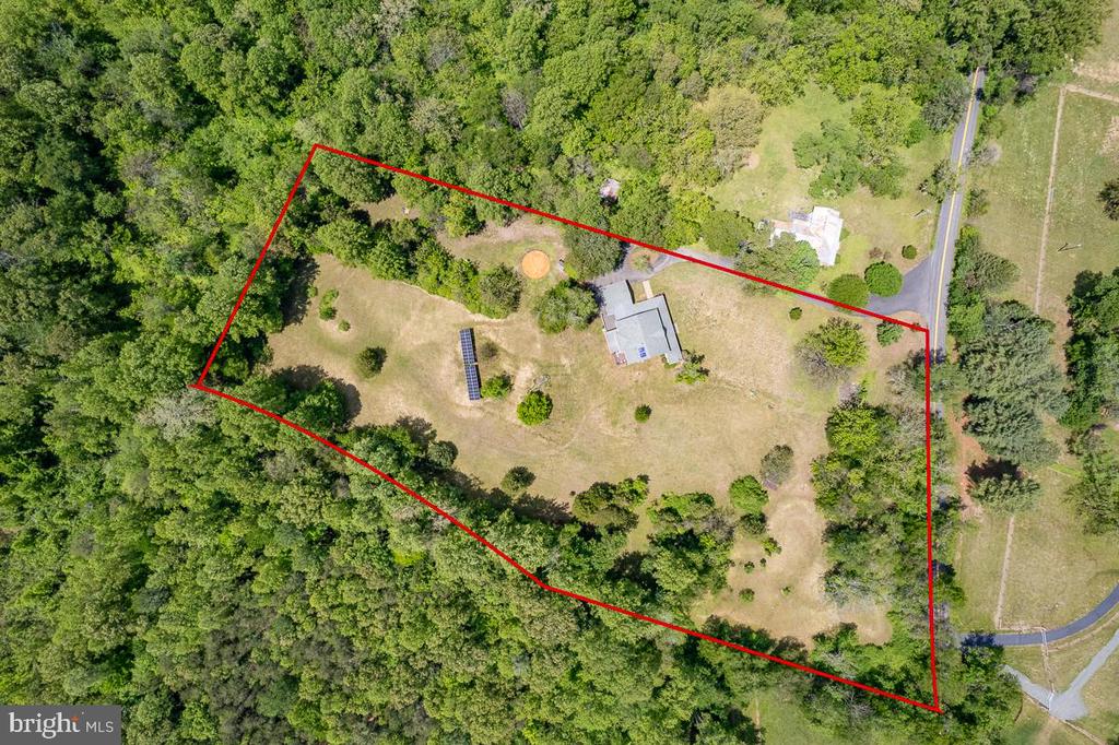 6070 FREDERICKSBURG RD, BARBOURSVILLE, Virginia 22923, 4 Bedrooms Bedrooms, ,3 BathroomsBathrooms,Residential,6070 FREDERICKSBURG RD,VAGR2000872 MLS # VAGR2000872 6070 FREDERICKSBURG RD, BARBOURSVILLE, Virginia 22923, 4 Bedrooms Bedrooms, ,3 BathroomsBathrooms,Residential,6070 FREDERICKSBURG RD,VAGR2000872 MLS # VAGR2000872