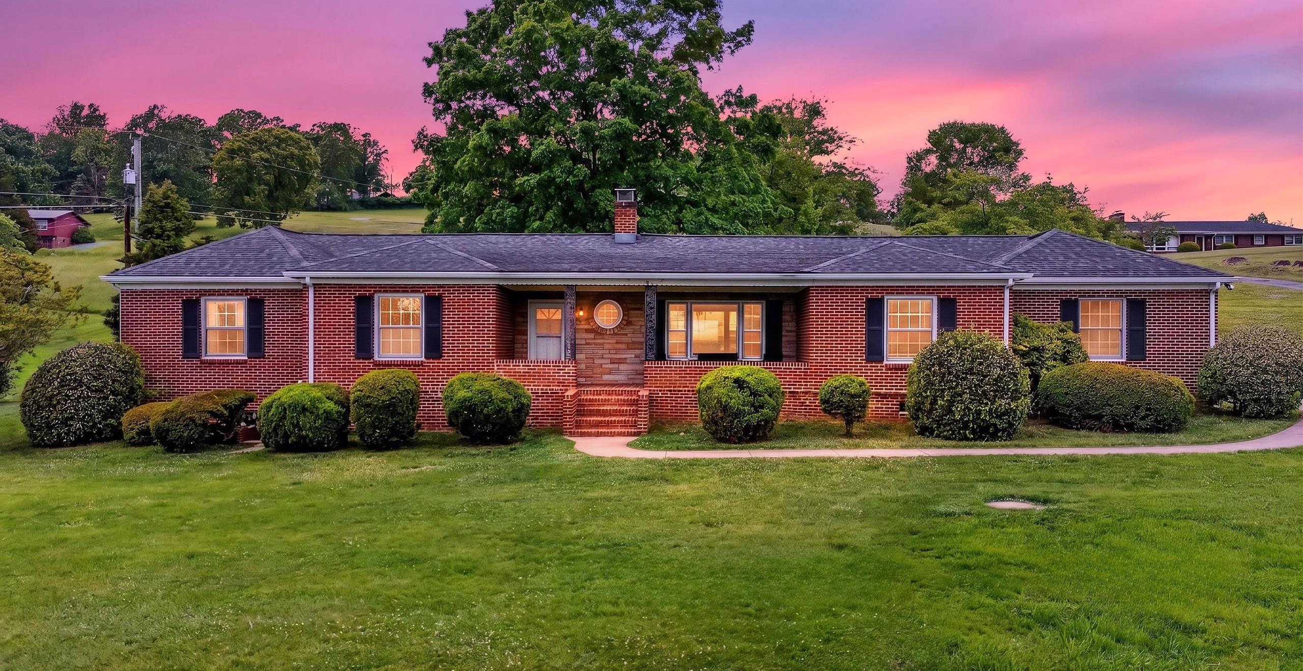 11 AVALON LN, LEXINGTON, Virginia 24450, 3 Bedrooms Bedrooms, ,2 BathroomsBathrooms,Residential,11 AVALON LN,674670 MLS # 674670 11 AVALON LN, LEXINGTON, Virginia 24450, 3 Bedrooms Bedrooms, ,2 BathroomsBathrooms,Residential,11 AVALON LN,674670 MLS # 674670