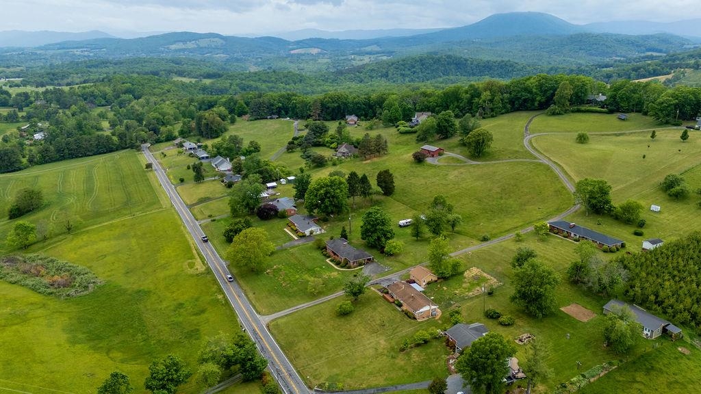 11 AVALON LN, LEXINGTON, Virginia 24450, 3 Bedrooms Bedrooms, ,2 BathroomsBathrooms,Residential,11 AVALON LN,674670 MLS # 674670 11 AVALON LN, LEXINGTON, Virginia 24450, 3 Bedrooms Bedrooms, ,2 BathroomsBathrooms,Residential,11 AVALON LN,674670 MLS # 674670