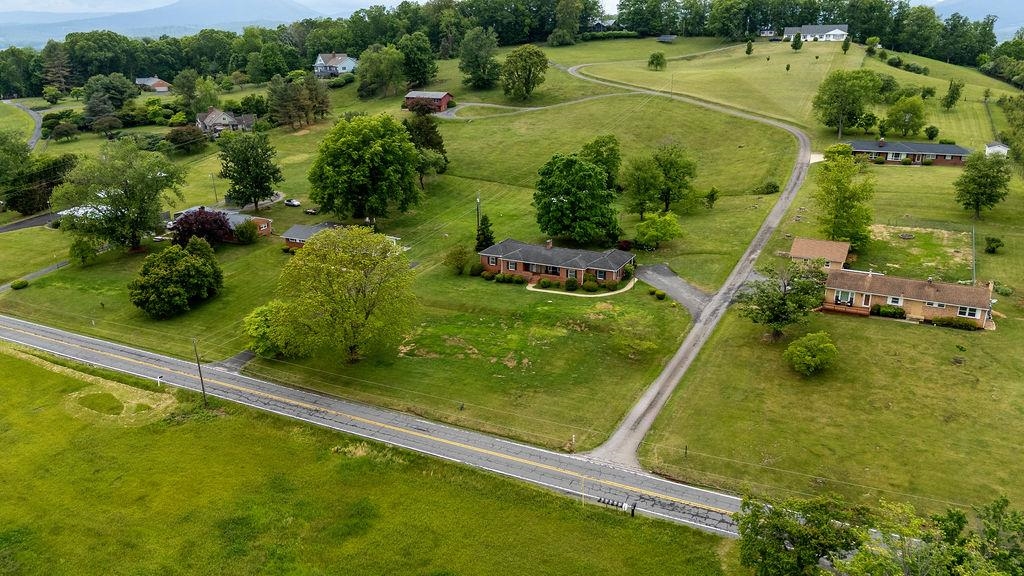 11 AVALON LN, LEXINGTON, Virginia 24450, 3 Bedrooms Bedrooms, ,2 BathroomsBathrooms,Residential,11 AVALON LN,674670 MLS # 674670 11 AVALON LN, LEXINGTON, Virginia 24450, 3 Bedrooms Bedrooms, ,2 BathroomsBathrooms,Residential,11 AVALON LN,674670 MLS # 674670