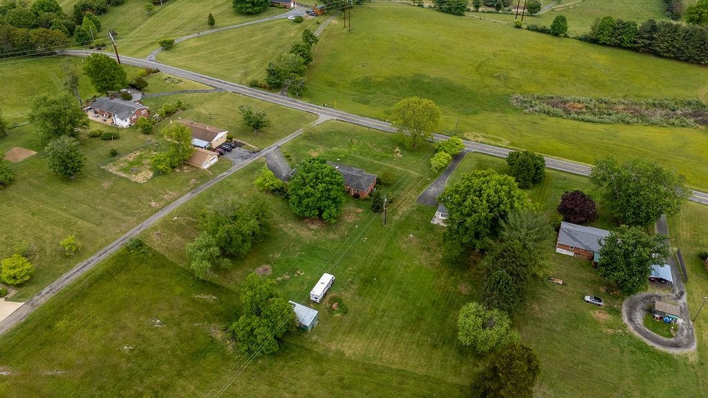 11 AVALON LN, LEXINGTON, Virginia 24450, 3 Bedrooms Bedrooms, ,2 BathroomsBathrooms,Residential,11 AVALON LN,674670 MLS # 674670 11 AVALON LN, LEXINGTON, Virginia 24450, 3 Bedrooms Bedrooms, ,2 BathroomsBathrooms,Residential,11 AVALON LN,674670 MLS # 674670