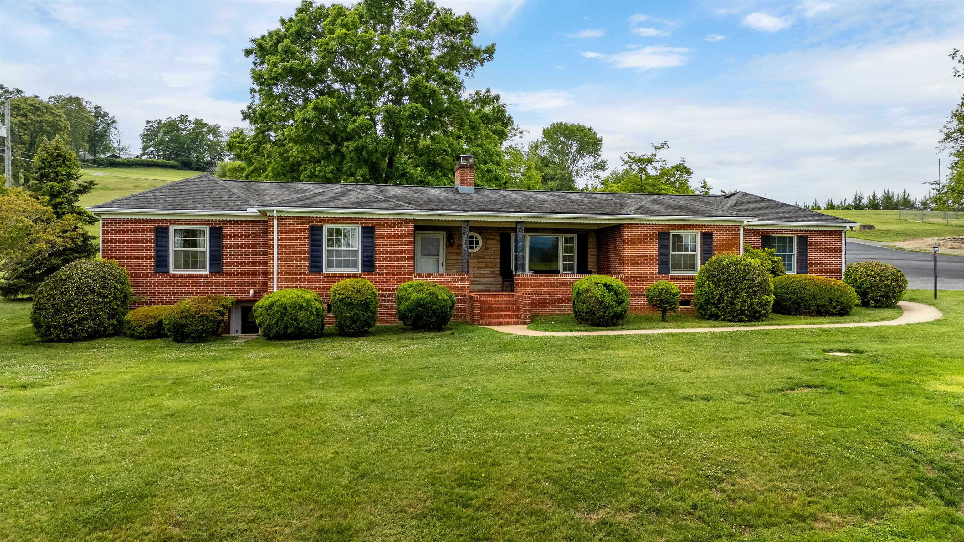11 AVALON LN, LEXINGTON, Virginia 24450, 3 Bedrooms Bedrooms, ,2 BathroomsBathrooms,Residential,11 AVALON LN,674670 MLS # 674670 11 AVALON LN, LEXINGTON, Virginia 24450, 3 Bedrooms Bedrooms, ,2 BathroomsBathrooms,Residential,11 AVALON LN,674670 MLS # 674670