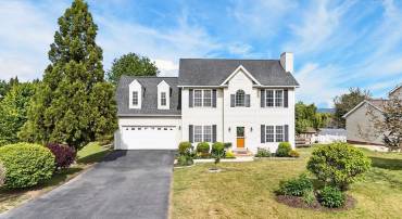 106 BOWMANS RUN DR, STUARTS DRAFT, Virginia 24477, 3 Bedrooms Bedrooms, ,2 BathroomsBathrooms,Residential,106 BOWMANS RUN DR,676859 MLS # 676859