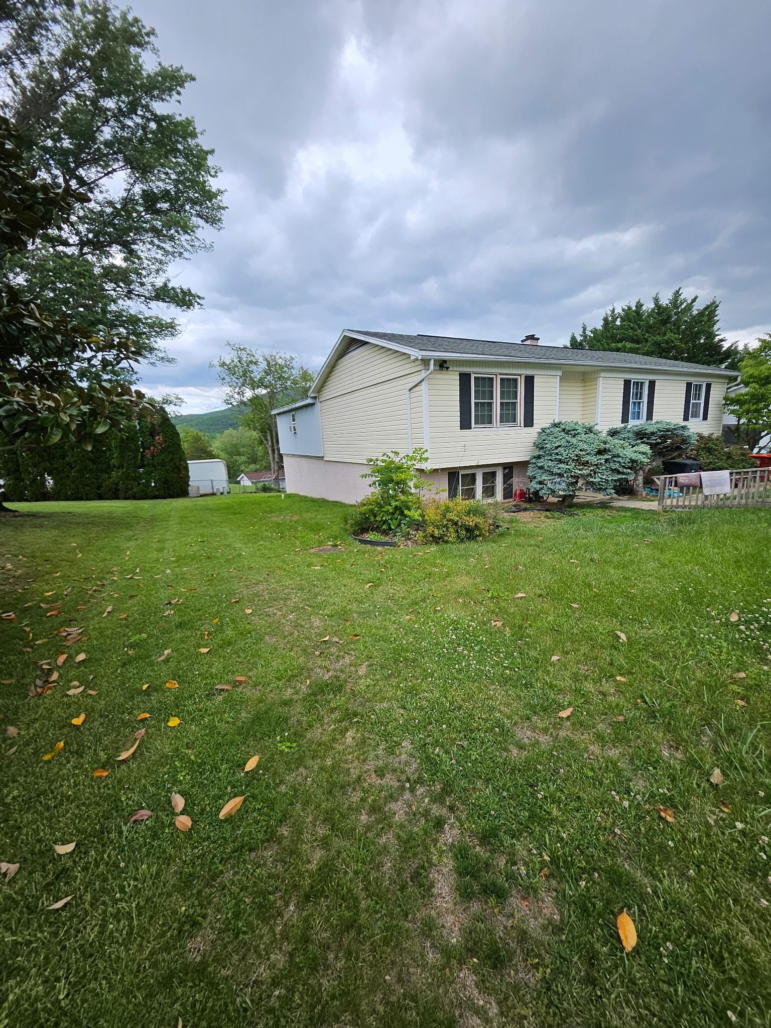 6140 W DONNAGAIL DR, PENN LAIRD, Virginia 22846, 4 Bedrooms Bedrooms, ,3 BathroomsBathrooms,Residential,6140 W DONNAGAIL DR,677708 MLS # 677708 6140 W DONNAGAIL DR, PENN LAIRD, Virginia 22846, 4 Bedrooms Bedrooms, ,3 BathroomsBathrooms,Residential,6140 W DONNAGAIL DR,677708 MLS # 677708