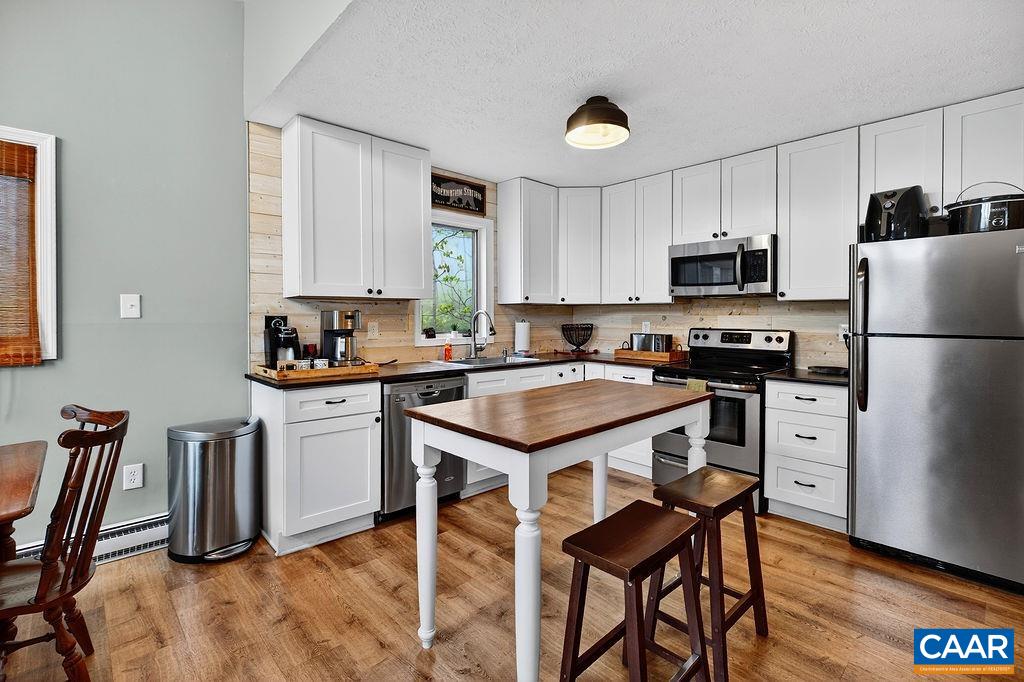 138 OAK LN, WINTERGREEN RESORT, Virginia 22967, 3 Bedrooms Bedrooms, ,2 BathroomsBathrooms,Residential,138 OAK LN,677731 MLS # 677731 138 OAK LN, WINTERGREEN RESORT, Virginia 22967, 3 Bedrooms Bedrooms, ,2 BathroomsBathrooms,Residential,138 OAK LN,677731 MLS # 677731