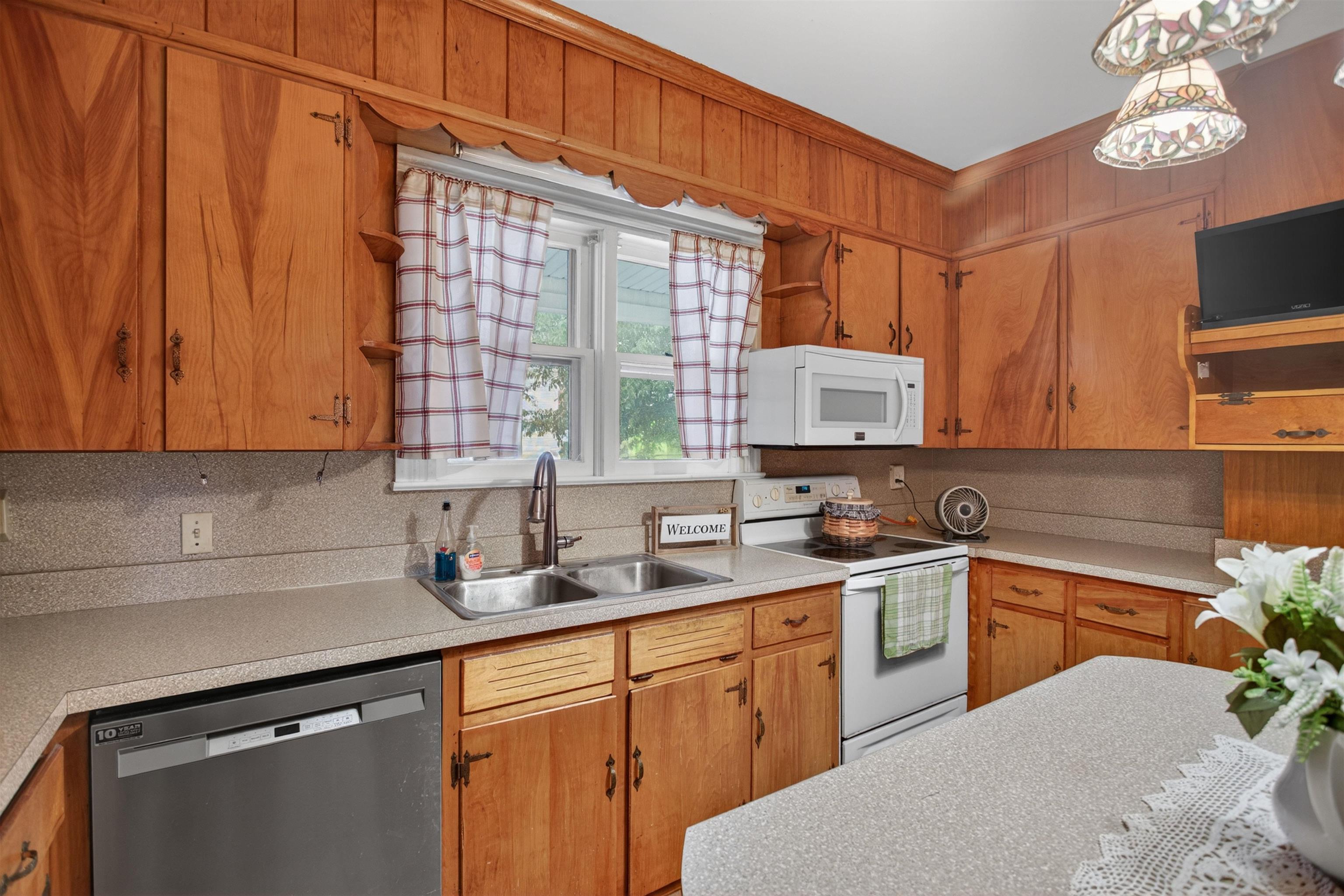 100 ASHBY AVE, ELKTON, Virginia 22827, 3 Bedrooms Bedrooms, ,2 BathroomsBathrooms,Residential,100 ASHBY AVE,677737 MLS # 677737 100 ASHBY AVE, ELKTON, Virginia 22827, 3 Bedrooms Bedrooms, ,2 BathroomsBathrooms,Residential,100 ASHBY AVE,677737 MLS # 677737