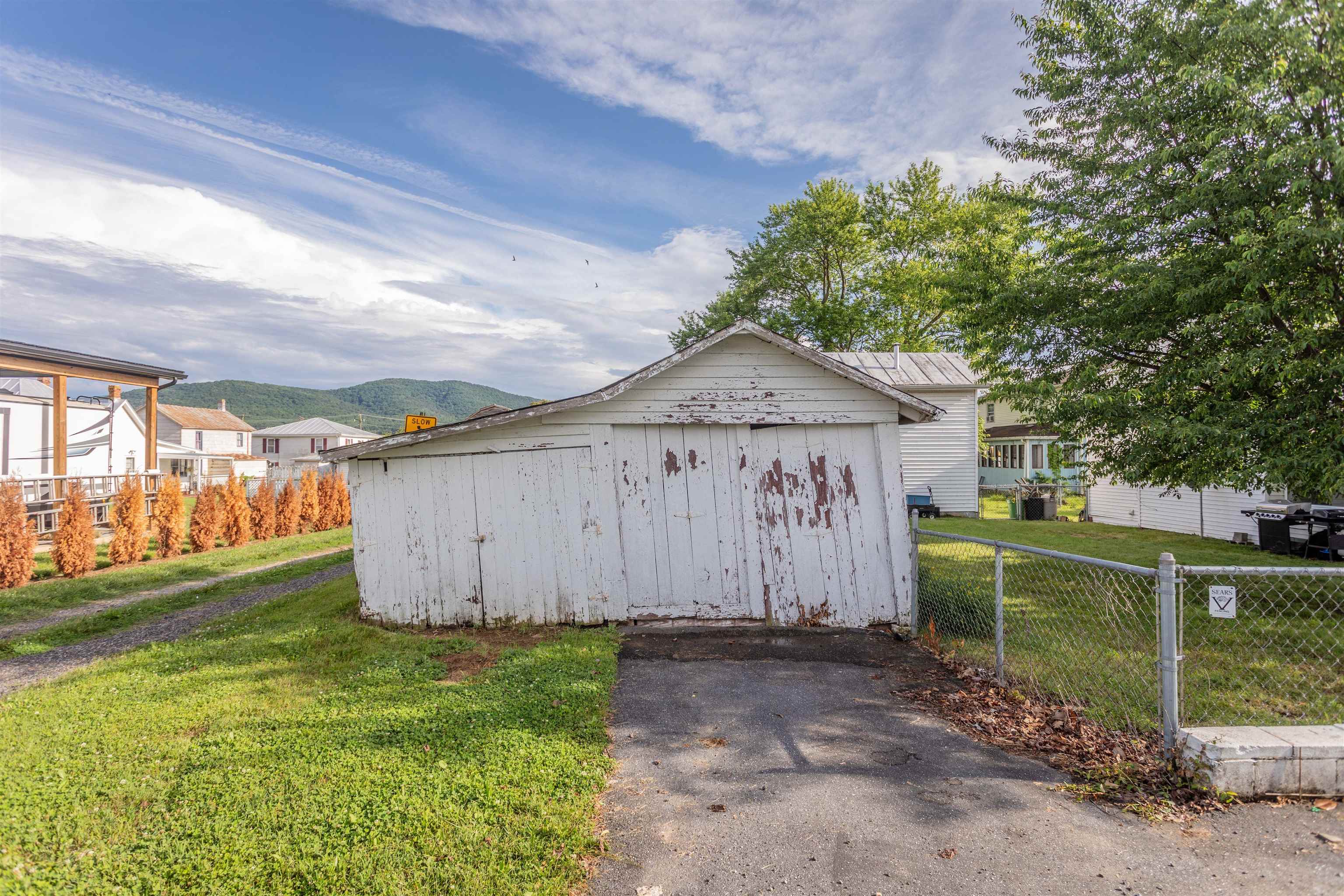 100 ASHBY AVE, ELKTON, Virginia 22827, 3 Bedrooms Bedrooms, ,2 BathroomsBathrooms,Residential,100 ASHBY AVE,677737 MLS # 677737 100 ASHBY AVE, ELKTON, Virginia 22827, 3 Bedrooms Bedrooms, ,2 BathroomsBathrooms,Residential,100 ASHBY AVE,677737 MLS # 677737