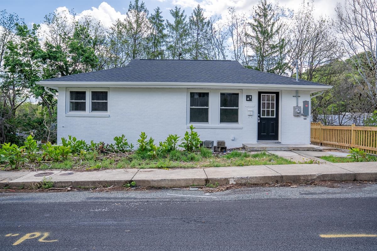 1205 BURNETT ST, STAUNTON, Virginia 24401, 2 Bedrooms Bedrooms, ,1 BathroomBathrooms,Residential,1205 BURNETT ST,677740 MLS # 677740 1205 BURNETT ST, STAUNTON, Virginia 24401, 2 Bedrooms Bedrooms, ,1 BathroomBathrooms,Residential,1205 BURNETT ST,677740 MLS # 677740