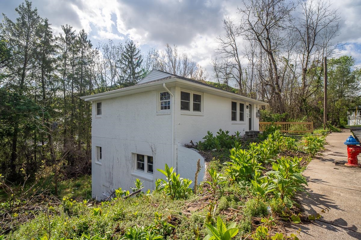 1205 BURNETT ST, STAUNTON, Virginia 24401, 2 Bedrooms Bedrooms, ,1 BathroomBathrooms,Residential,1205 BURNETT ST,677740 MLS # 677740 1205 BURNETT ST, STAUNTON, Virginia 24401, 2 Bedrooms Bedrooms, ,1 BathroomBathrooms,Residential,1205 BURNETT ST,677740 MLS # 677740