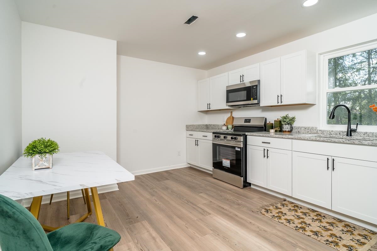 1205 BURNETT ST, STAUNTON, Virginia 24401, 2 Bedrooms Bedrooms, ,1 BathroomBathrooms,Residential,1205 BURNETT ST,677740 MLS # 677740 1205 BURNETT ST, STAUNTON, Virginia 24401, 2 Bedrooms Bedrooms, ,1 BathroomBathrooms,Residential,1205 BURNETT ST,677740 MLS # 677740
