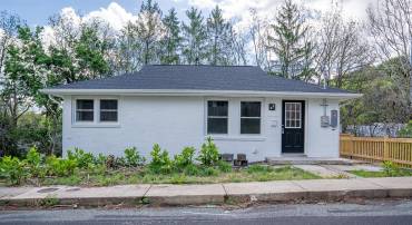 1205 BURNETT ST, STAUNTON, Virginia 24401, 2 Bedrooms Bedrooms, ,1 BathroomBathrooms,Residential,1205 BURNETT ST,677740 MLS # 677740