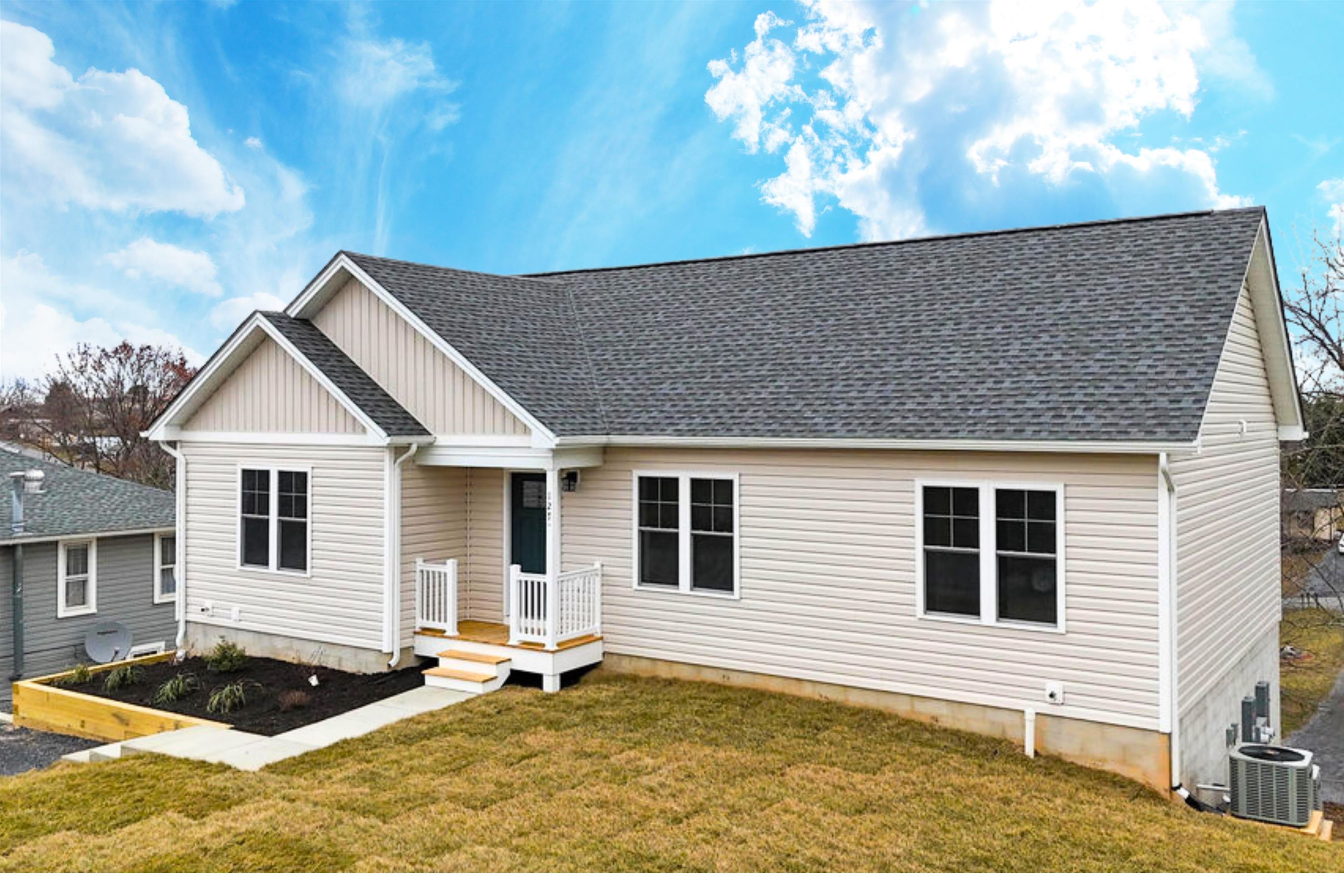 127 S WAVERLEY ST, STAUNTON, Virginia 24401, ,Residential,127 S WAVERLEY ST,677747 MLS # 677747 127 S WAVERLEY ST, STAUNTON, Virginia 24401, ,Residential,127 S WAVERLEY ST,677747 MLS # 677747