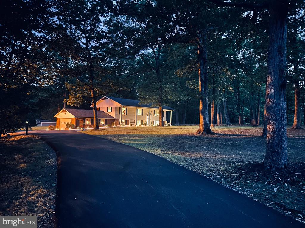 13408 BLACK MEADOW RD, SPOTSYLVANIA, Virginia 22553, 4 Bedrooms Bedrooms, ,3 BathroomsBathrooms,Residential,13408 BLACK MEADOW RD,VASP2042054 MLS # VASP2042054 13408 BLACK MEADOW RD, SPOTSYLVANIA, Virginia 22553, 4 Bedrooms Bedrooms, ,3 BathroomsBathrooms,Residential,13408 BLACK MEADOW RD,VASP2042054 MLS # VASP2042054