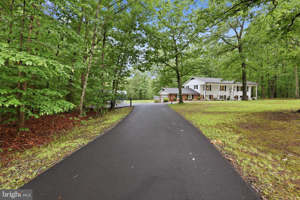 13408 BLACK MEADOW RD, SPOTSYLVANIA, Virginia 22553, 4 Bedrooms Bedrooms, ,3 BathroomsBathrooms,Residential,13408 BLACK MEADOW RD,VASP2042054 MLS # VASP2042054 13408 BLACK MEADOW RD, SPOTSYLVANIA, Virginia 22553, 4 Bedrooms Bedrooms, ,3 BathroomsBathrooms,Residential,13408 BLACK MEADOW RD,VASP2042054 MLS # VASP2042054