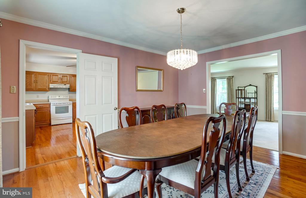 7077 WESTMORELAND DR, WARRENTON, Virginia 20187, 3 Bedrooms Bedrooms, ,2 BathroomsBathrooms,Residential,7077 WESTMORELAND DR,VAFQ2022168 MLS # VAFQ2022168 7077 WESTMORELAND DR, WARRENTON, Virginia 20187, 3 Bedrooms Bedrooms, ,2 BathroomsBathrooms,Residential,7077 WESTMORELAND DR,VAFQ2022168 MLS # VAFQ2022168