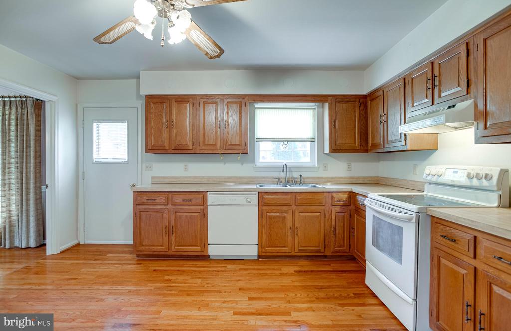 7077 WESTMORELAND DR, WARRENTON, Virginia 20187, 3 Bedrooms Bedrooms, ,2 BathroomsBathrooms,Residential,7077 WESTMORELAND DR,VAFQ2022168 MLS # VAFQ2022168 7077 WESTMORELAND DR, WARRENTON, Virginia 20187, 3 Bedrooms Bedrooms, ,2 BathroomsBathrooms,Residential,7077 WESTMORELAND DR,VAFQ2022168 MLS # VAFQ2022168