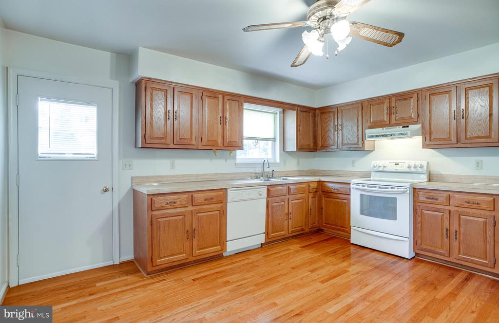 7077 WESTMORELAND DR, WARRENTON, Virginia 20187, 3 Bedrooms Bedrooms, ,2 BathroomsBathrooms,Residential,7077 WESTMORELAND DR,VAFQ2022168 MLS # VAFQ2022168 7077 WESTMORELAND DR, WARRENTON, Virginia 20187, 3 Bedrooms Bedrooms, ,2 BathroomsBathrooms,Residential,7077 WESTMORELAND DR,VAFQ2022168 MLS # VAFQ2022168