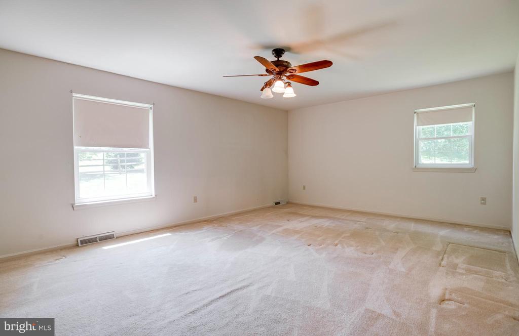 7077 WESTMORELAND DR, WARRENTON, Virginia 20187, 3 Bedrooms Bedrooms, ,2 BathroomsBathrooms,Residential,7077 WESTMORELAND DR,VAFQ2022168 MLS # VAFQ2022168 7077 WESTMORELAND DR, WARRENTON, Virginia 20187, 3 Bedrooms Bedrooms, ,2 BathroomsBathrooms,Residential,7077 WESTMORELAND DR,VAFQ2022168 MLS # VAFQ2022168