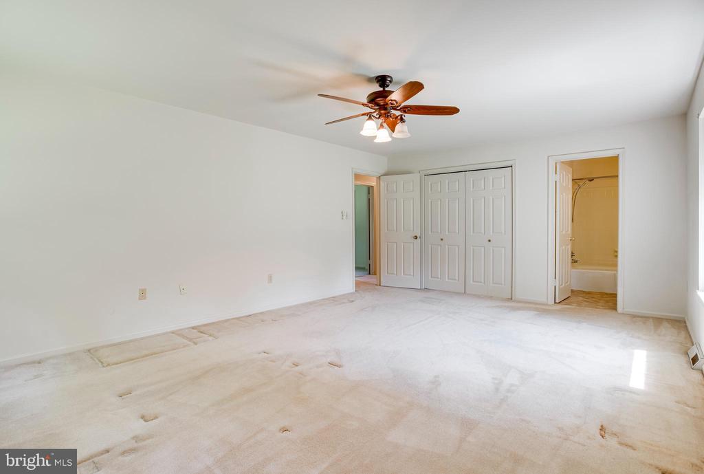 7077 WESTMORELAND DR, WARRENTON, Virginia 20187, 3 Bedrooms Bedrooms, ,2 BathroomsBathrooms,Residential,7077 WESTMORELAND DR,VAFQ2022168 MLS # VAFQ2022168 7077 WESTMORELAND DR, WARRENTON, Virginia 20187, 3 Bedrooms Bedrooms, ,2 BathroomsBathrooms,Residential,7077 WESTMORELAND DR,VAFQ2022168 MLS # VAFQ2022168