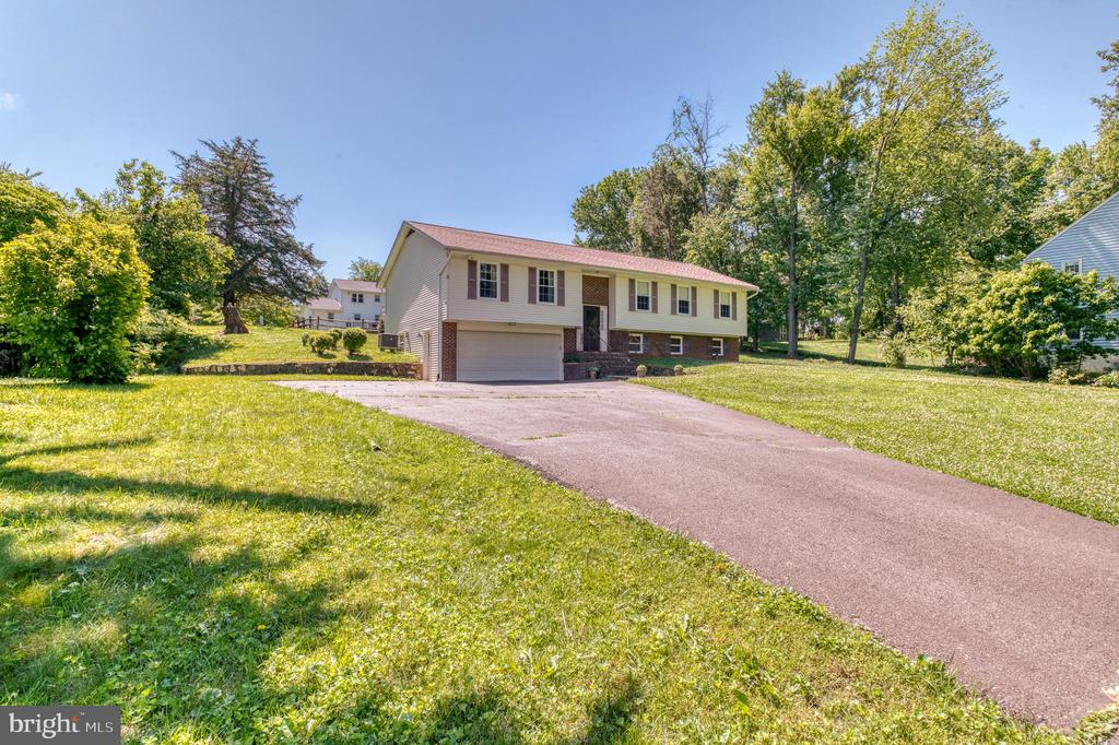 7077 WESTMORELAND DR, WARRENTON, Virginia 20187, 3 Bedrooms Bedrooms, ,2 BathroomsBathrooms,Residential,7077 WESTMORELAND DR,VAFQ2022168 MLS # VAFQ2022168 7077 WESTMORELAND DR, WARRENTON, Virginia 20187, 3 Bedrooms Bedrooms, ,2 BathroomsBathrooms,Residential,7077 WESTMORELAND DR,VAFQ2022168 MLS # VAFQ2022168