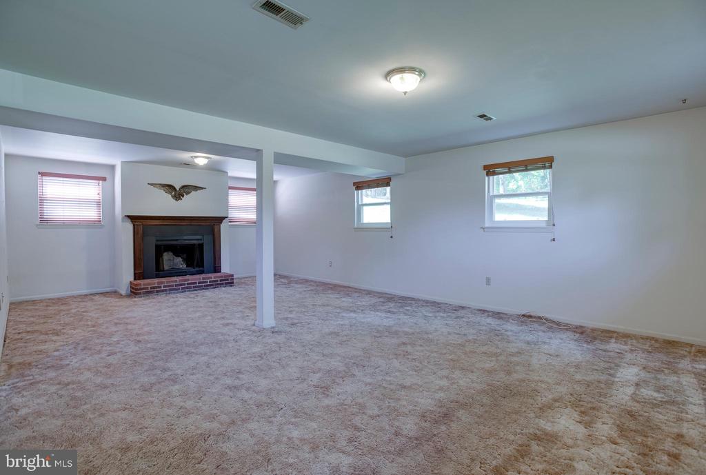 7077 WESTMORELAND DR, WARRENTON, Virginia 20187, 3 Bedrooms Bedrooms, ,2 BathroomsBathrooms,Residential,7077 WESTMORELAND DR,VAFQ2022168 MLS # VAFQ2022168 7077 WESTMORELAND DR, WARRENTON, Virginia 20187, 3 Bedrooms Bedrooms, ,2 BathroomsBathrooms,Residential,7077 WESTMORELAND DR,VAFQ2022168 MLS # VAFQ2022168
