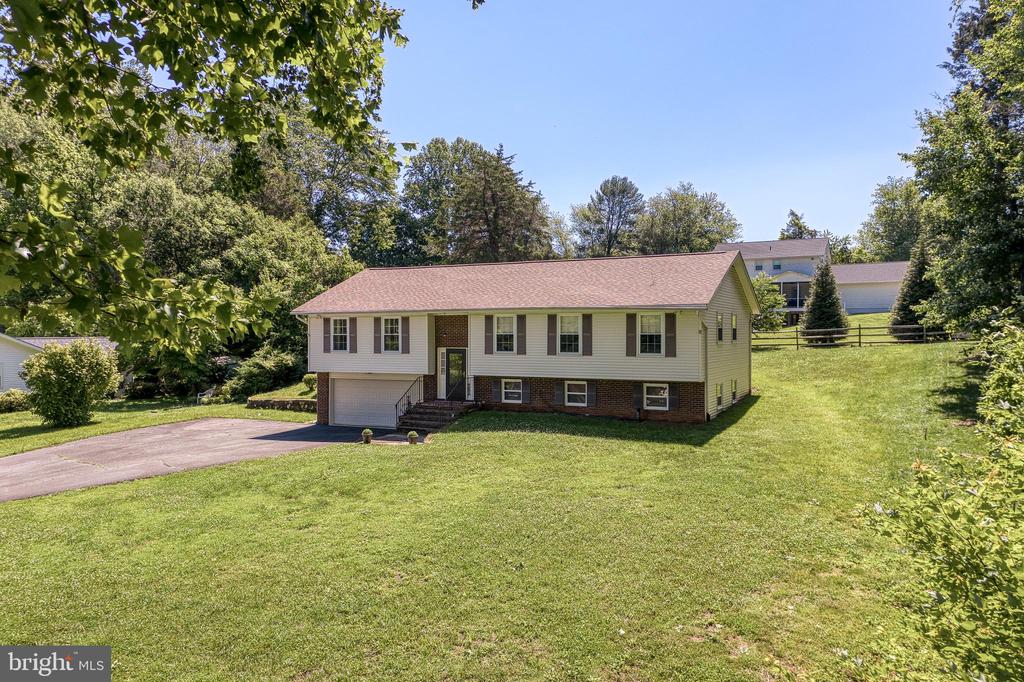 7077 WESTMORELAND DR, WARRENTON, Virginia 20187, 3 Bedrooms Bedrooms, ,2 BathroomsBathrooms,Residential,7077 WESTMORELAND DR,VAFQ2022168 MLS # VAFQ2022168 7077 WESTMORELAND DR, WARRENTON, Virginia 20187, 3 Bedrooms Bedrooms, ,2 BathroomsBathrooms,Residential,7077 WESTMORELAND DR,VAFQ2022168 MLS # VAFQ2022168