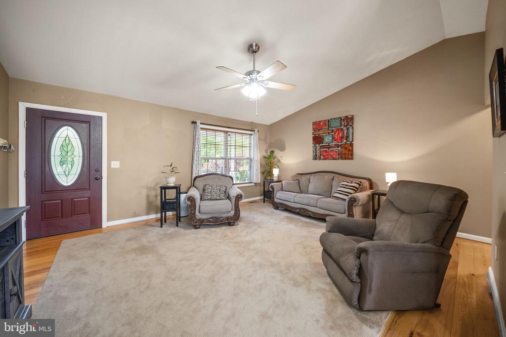 24346 OAK FOREST DR, RAPIDAN, Virginia 22733, 3 Bedrooms Bedrooms, ,3 BathroomsBathrooms,Residential,24346 OAK FOREST DR,VACU2013716 MLS # VACU2013716