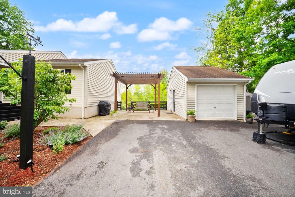 24346 OAK FOREST DR, RAPIDAN, Virginia 22733, 3 Bedrooms Bedrooms, ,3 BathroomsBathrooms,Residential,24346 OAK FOREST DR,VACU2013716 MLS # VACU2013716