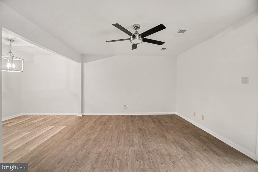 13 BENTLEY CT, FREDERICKSBURG, Virginia 22408, 3 Bedrooms Bedrooms, ,1 BathroomBathrooms,Residential,OLDE GREENWICH,13 BENTLEY CT,VASP2042290 MLS # VASP2042290