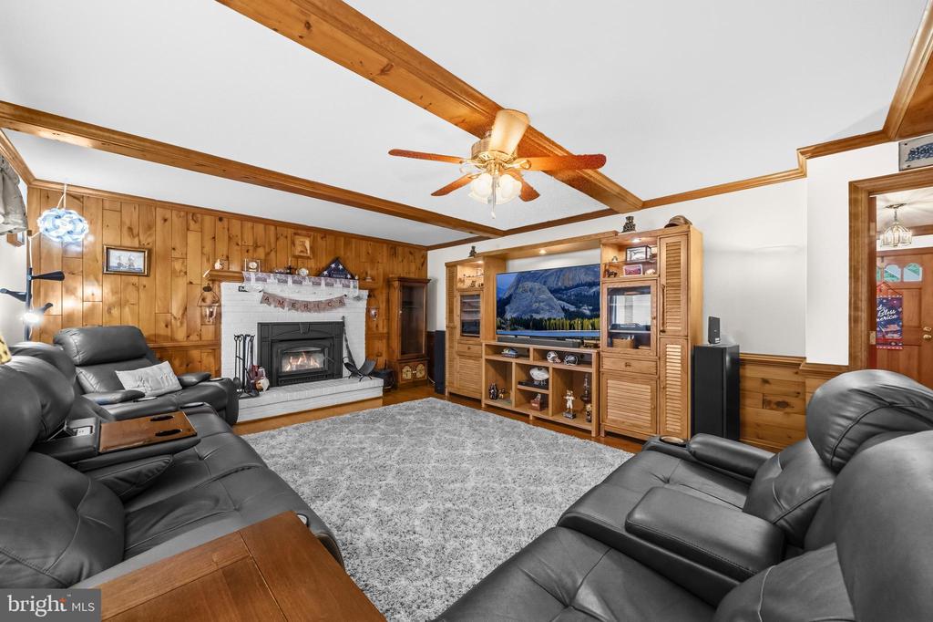 1 RODEO CT, FREDERICKSBURG, Virginia 22407, 4 Bedrooms Bedrooms, ,2 BathroomsBathrooms,Residential,BREEZEWOOD,1 RODEO CT,VASP2041102 MLS # VASP2041102