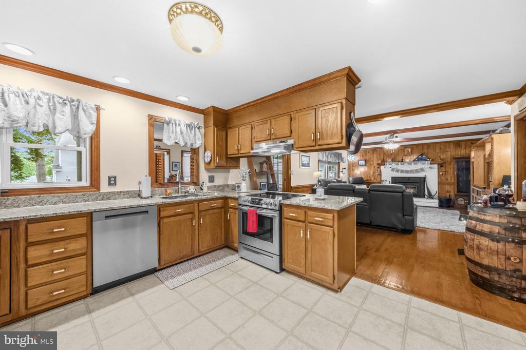 1 RODEO CT, FREDERICKSBURG, Virginia 22407, 4 Bedrooms Bedrooms, ,2 BathroomsBathrooms,Residential,BREEZEWOOD,1 RODEO CT,VASP2041102 MLS # VASP2041102