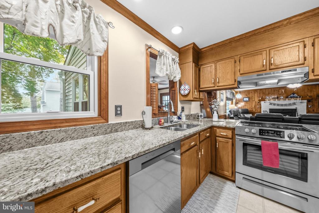 1 RODEO CT, FREDERICKSBURG, Virginia 22407, 4 Bedrooms Bedrooms, ,2 BathroomsBathrooms,Residential,BREEZEWOOD,1 RODEO CT,VASP2041102 MLS # VASP2041102