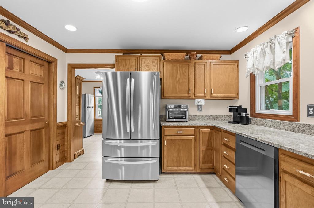1 RODEO CT, FREDERICKSBURG, Virginia 22407, 4 Bedrooms Bedrooms, ,2 BathroomsBathrooms,Residential,BREEZEWOOD,1 RODEO CT,VASP2041102 MLS # VASP2041102