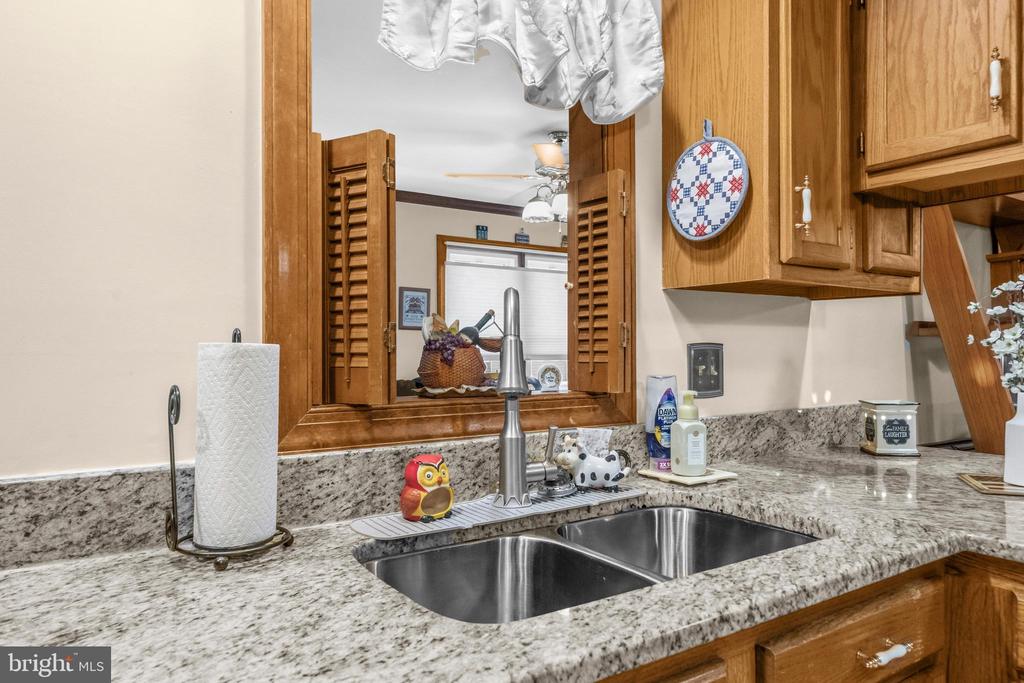 1 RODEO CT, FREDERICKSBURG, Virginia 22407, 4 Bedrooms Bedrooms, ,2 BathroomsBathrooms,Residential,BREEZEWOOD,1 RODEO CT,VASP2041102 MLS # VASP2041102