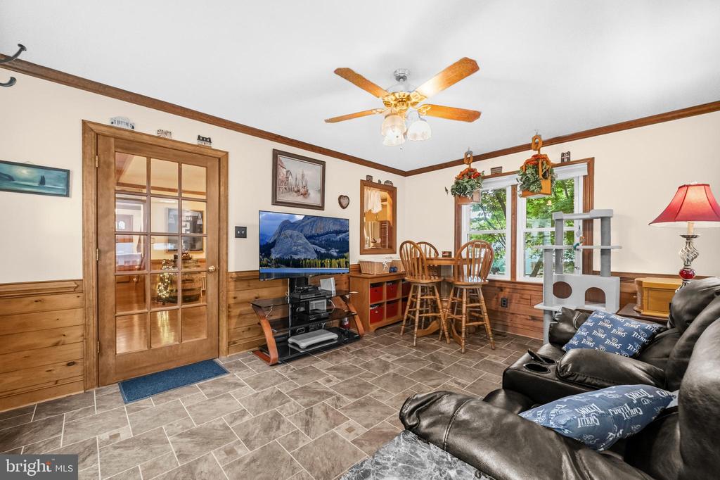 1 RODEO CT, FREDERICKSBURG, Virginia 22407, 4 Bedrooms Bedrooms, ,2 BathroomsBathrooms,Residential,BREEZEWOOD,1 RODEO CT,VASP2041102 MLS # VASP2041102